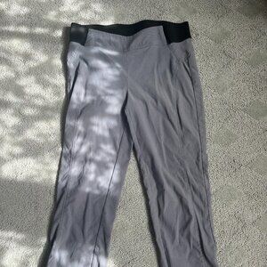 Simply Vera Grey Capri Pants - XS